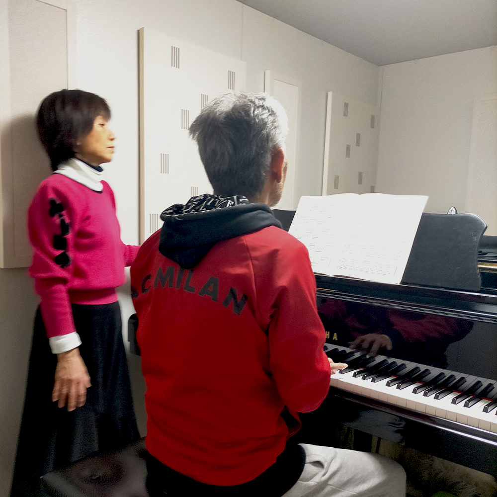 adult piano lesson